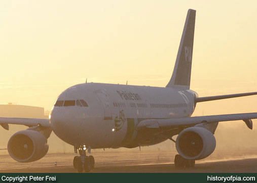 PIA Airbus A310-308