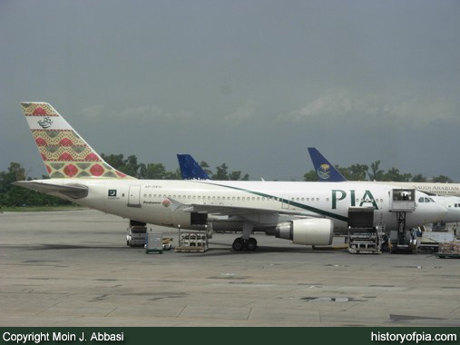 PIA Airbus A310-308