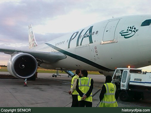 PIA Airbus A310-308