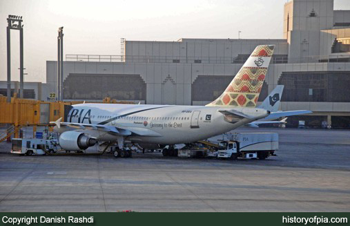 PIA Airbus A310-308