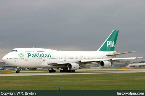 PIA Boeing 747-367