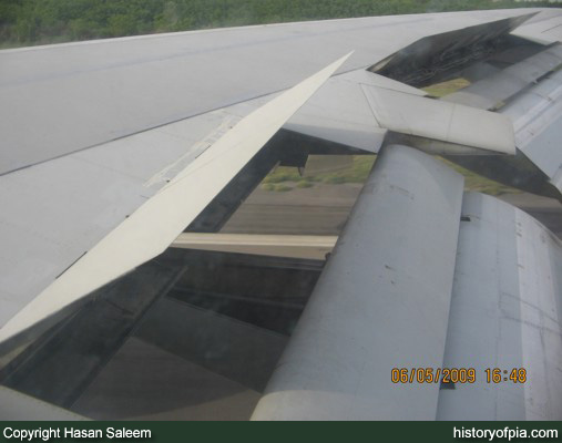 PIA Boeing 747-367