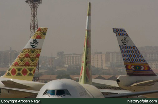 PIA Boeing 747-367