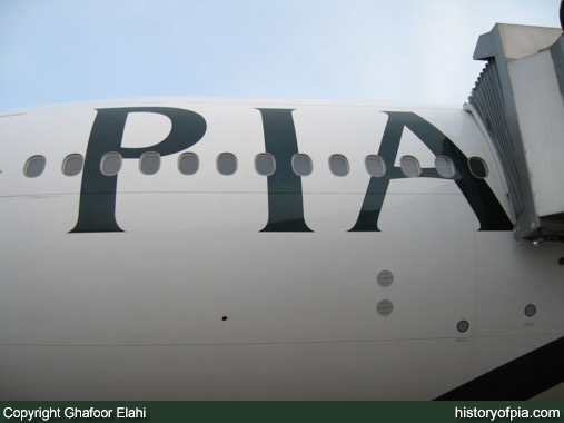 PIA Boeing 777-240ER