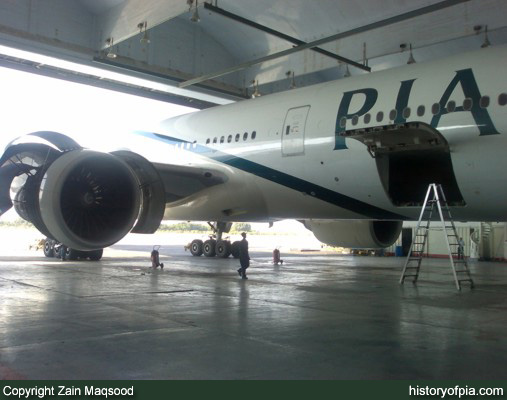 PIA Boeing 777-240ER