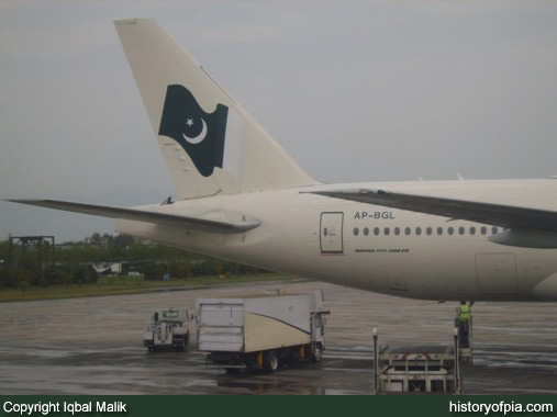 PIA Boeing 777-240ER