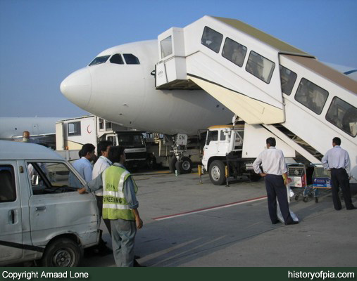 PIA Airbus A310-324ET
