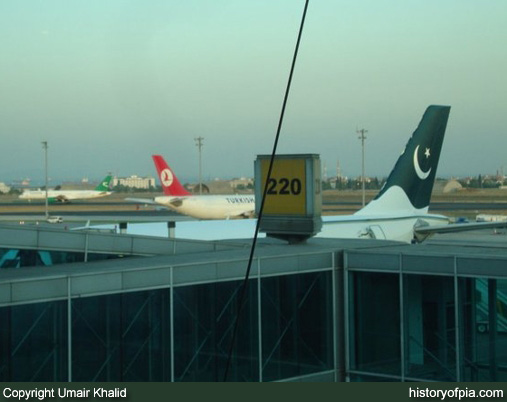 PIA Airbus A310-324ET