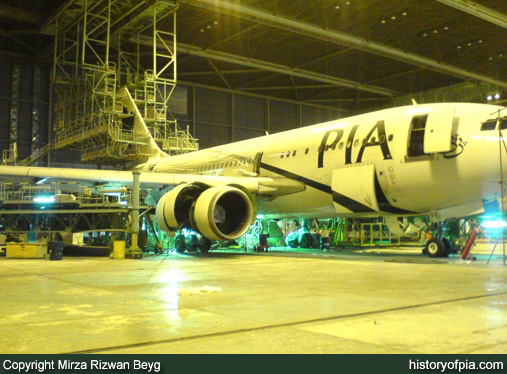 PIA Airbus A310-324ET