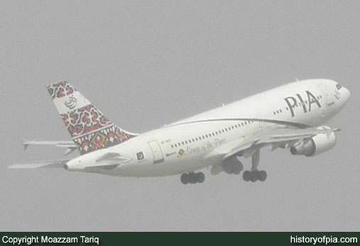 PIA Airbus A310-324ET