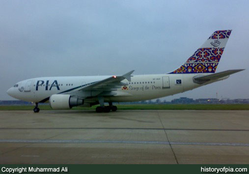 PIA Airbus A310-324ET