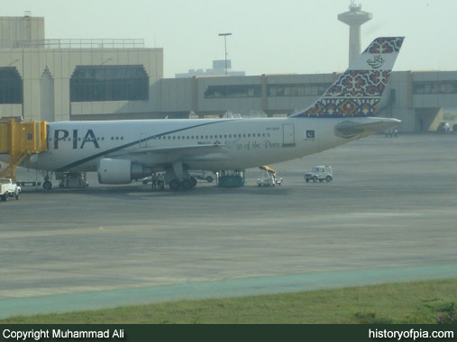 PIA Airbus A310-324ET