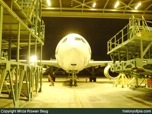 PIA Airbus A310-325ET