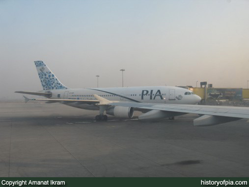 PIA Airbus A310-325ET