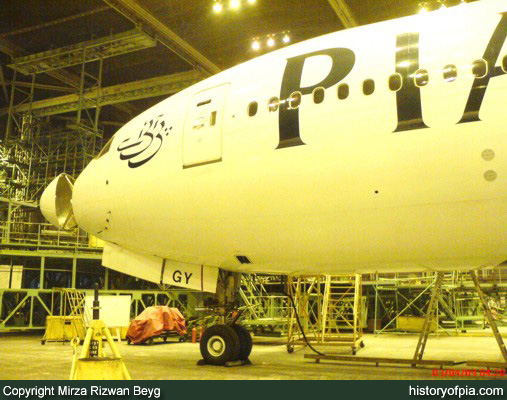 Boeing 777-240LR