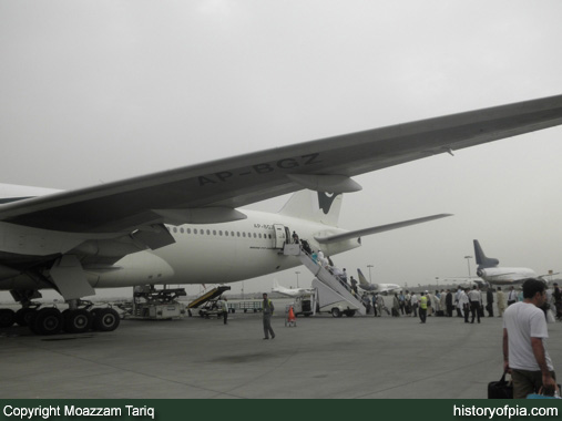PIA Boeing 777-240LR