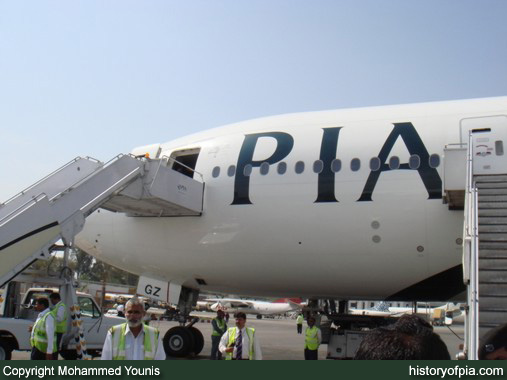PIA Boeing 777-240LR