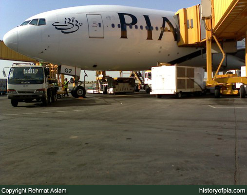 PIA Boeing 777-240LR