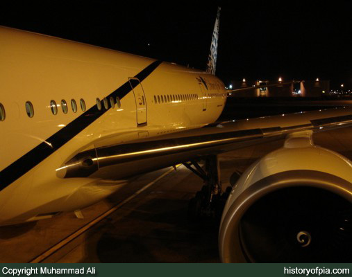 PIA Boeing 777-340ER