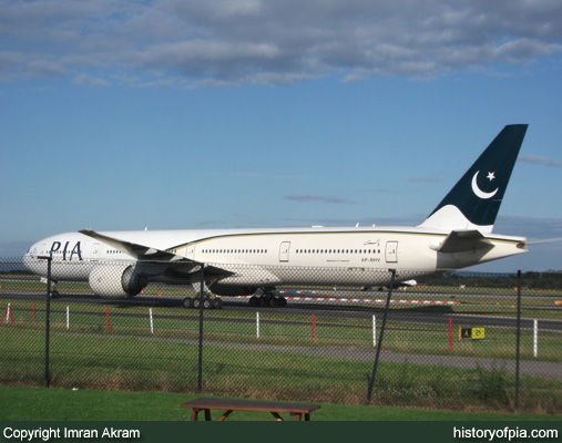 PIA Boeing 777-340ER