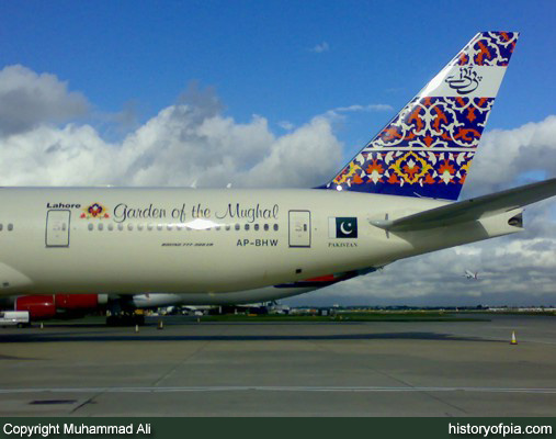 PIA Boeing 777-340ER