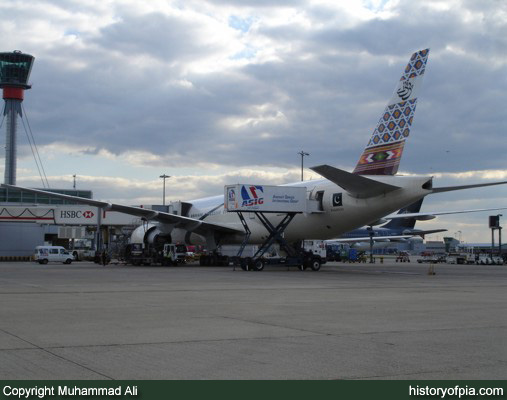 PIA Boeing 777-240ER
