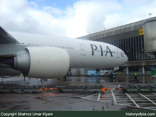 PIA Boeing 777-340ER
