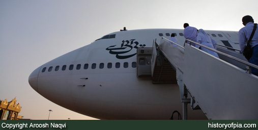 PIA Boeing 747-367