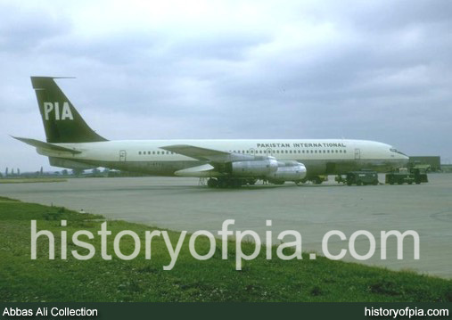 PIA Boeing 707-321