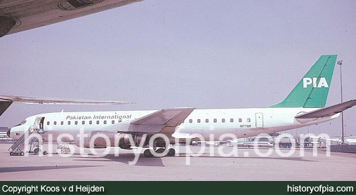 PIA Douglas DC-8-32
