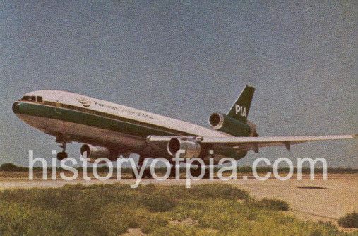PIA McDonnell Douglas DC-10-30 postcard